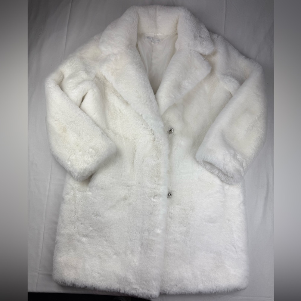 More To Come Elaine Faux Fur Coat in Winter White size Small - Picture 2 of 9